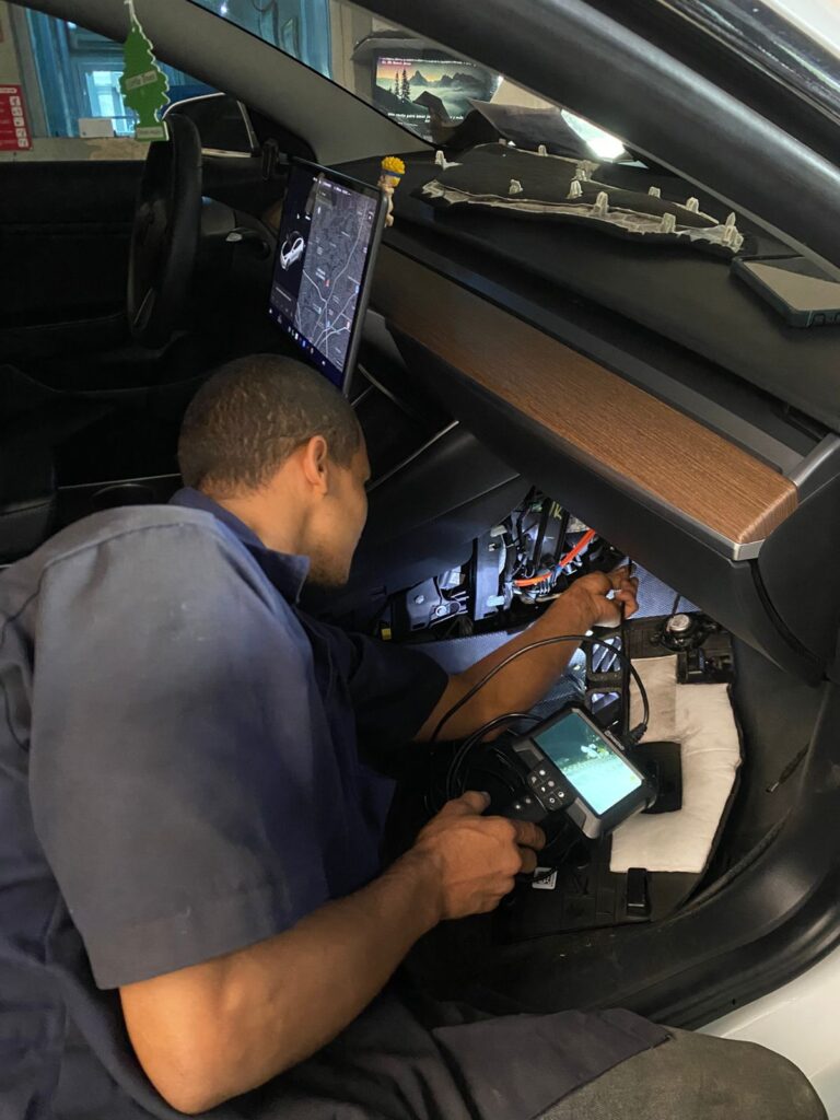 Reparación de aire acondicionado en taller
